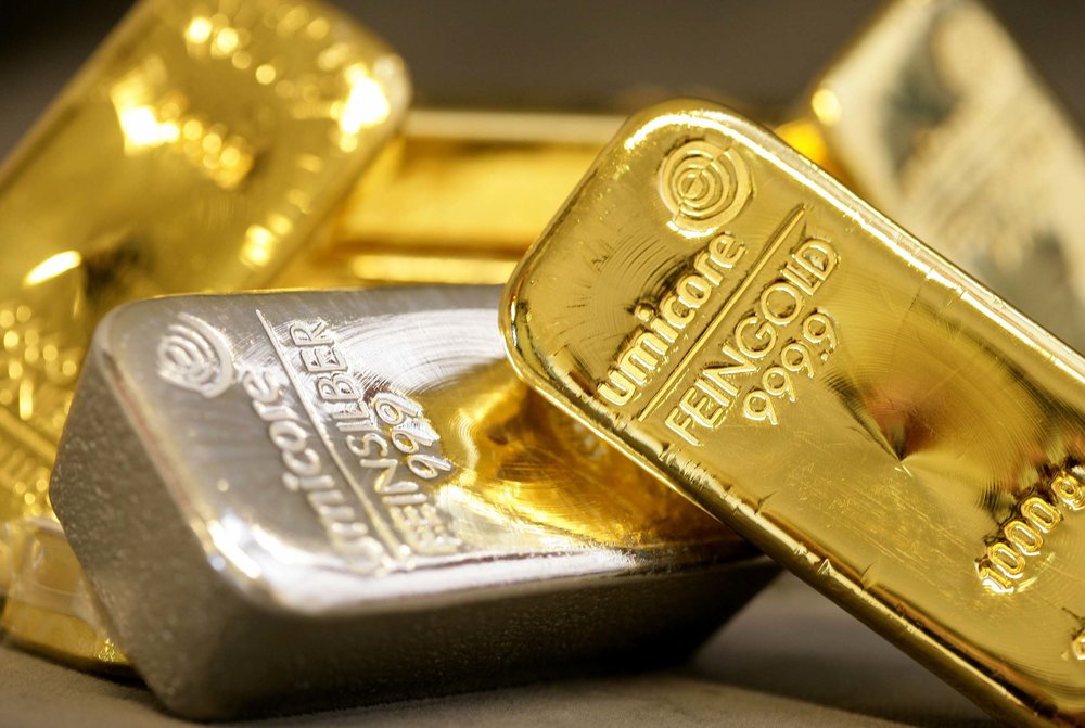 Should You Buy Silver or Gold? 5 Things Investors Look at When Deciding