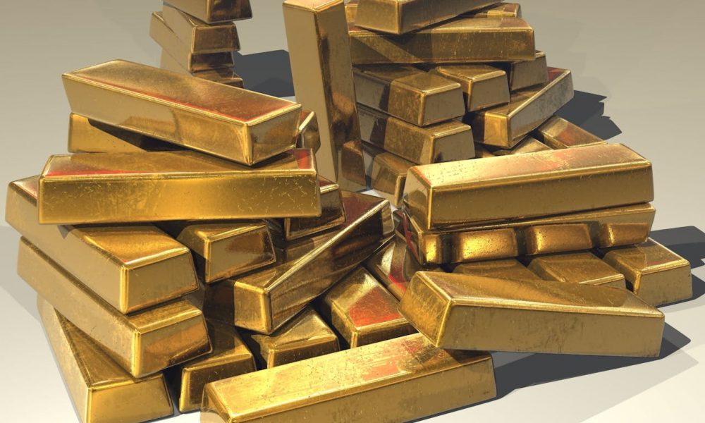 When interest rates go down, does gold go up?